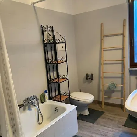 La Maison De P I M P I N Apartment Costa Volpino